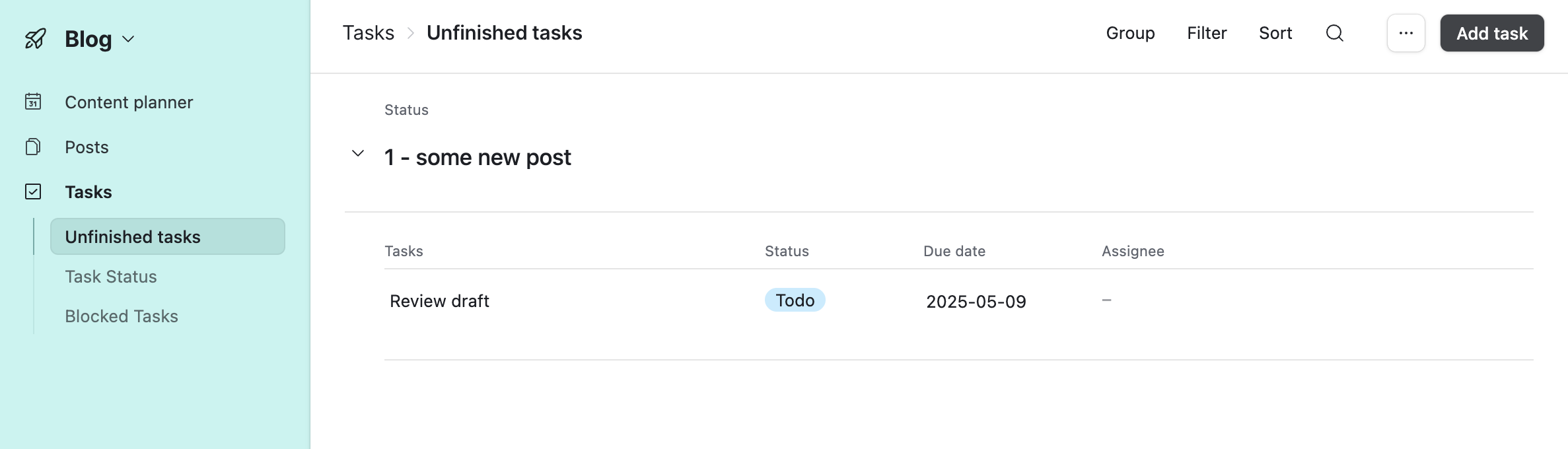 Airtable &ldquo;Unfinished tasks&rdquo; table showing one task: &ldquo;Review draft&rdquo; with status &ldquo;Todo&rdquo; and due date &ldquo;2025-05-09&rdquo;.